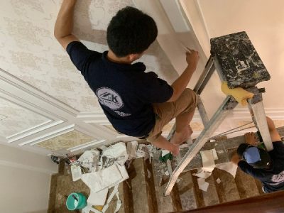 Thi công giấy dán tường cầu thang